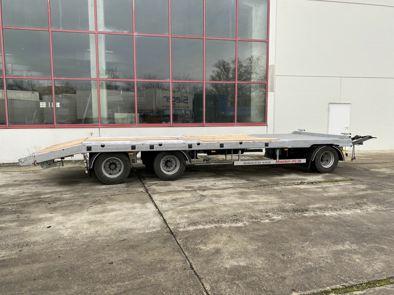 Möslein 3 Achs Tieflader gerader Ladefläche 9 m, Neufah - Remorque porte-engin surbaissée: photos 5 Möslein 3 Achs Tieflader gerader Ladefläche 9 m, Neufah - Remorque porte-engin surbaissée: photos 5