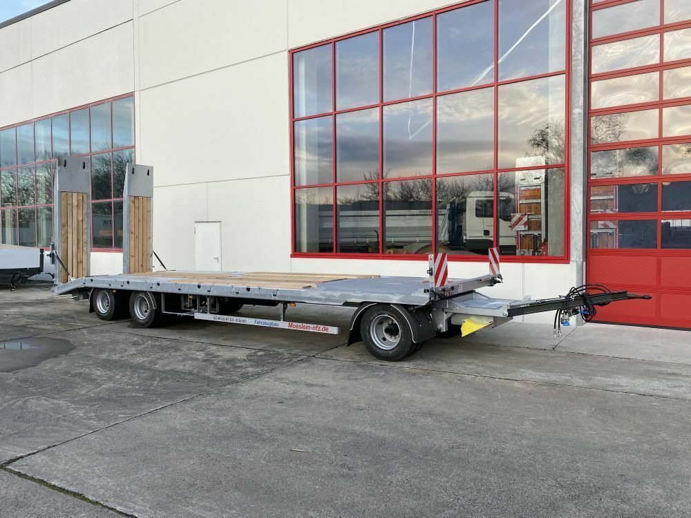 Möslein 3 Achs Tieflader mit gerader Ladefläche 9 m, Ne - Remorque porte-engin surbaissée: photos 4 Möslein 3 Achs Tieflader mit gerader Ladefläche 9 m, Ne - Remorque porte-engin surbaissée: photos 4