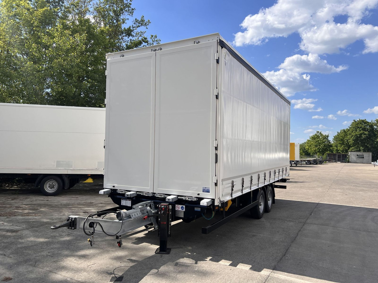 Möslein NEUER Tandem- Planenanhänger Durchladbar - Camion à rideaux coulissants: photos 3 Möslein NEUER Tandem- Planenanhänger Durchladbar - Camion à rideaux coulissants: photos 3