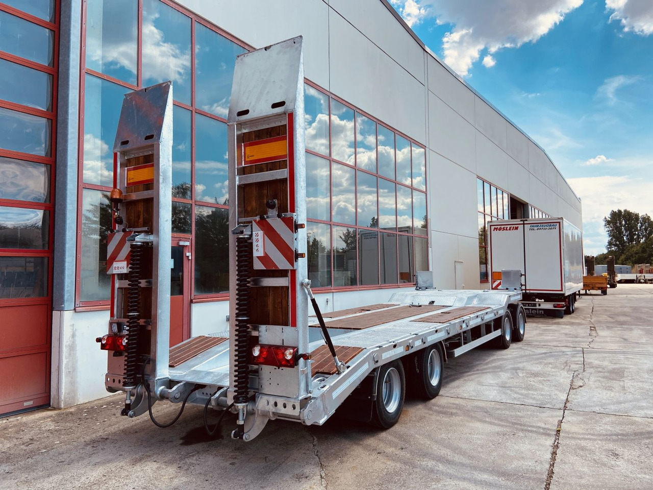 Möslein T 4 VB F 4 Achs Tieflader- Anhänger, Neufahrzeug - Remorque porte-engin surbaissée: photos 5 Möslein T 4 VB F 4 Achs Tieflader- Anhänger, Neufahrzeug - Remorque porte-engin surbaissée: photos 5