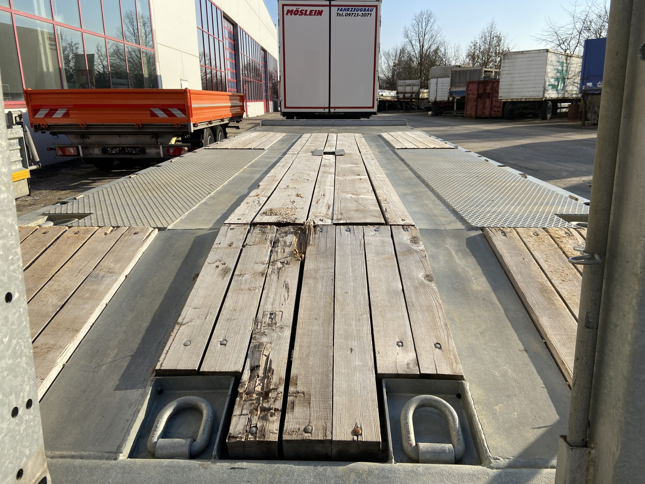 Möslein TO 3 F Schwebheim Neuwertig 3 Achs Tieflader 8,10 m Ladefläche - Remorque porte-engin surbaissée: photos 5 Möslein TO 3 F Schwebheim Neuwertig 3 Achs Tieflader 8,10 m Ladefläche - Remorque porte-engin surbaissée: photos 5