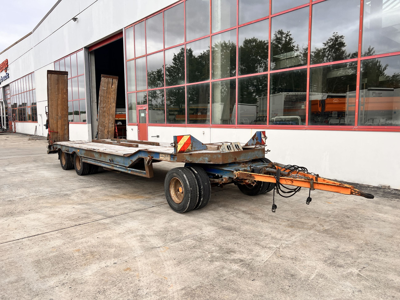 Müller Mitteltal T3 3 Achs Tieflader mit ABS - Remorque porte-engin surbaissée: photos 2 Müller Mitteltal T3 3 Achs Tieflader mit ABS - Remorque porte-engin surbaissée: photos 2
