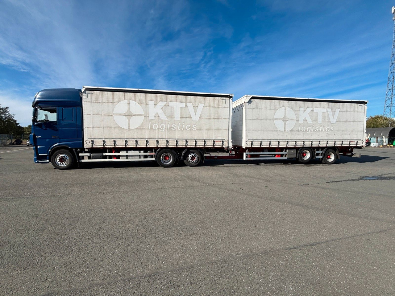 DAF SSC XF 480 Jumbozug + Anh Wecon Staplerhalterung - Camion à rideaux coulissants: photos 3 DAF SSC XF 480 Jumbozug + Anh Wecon Staplerhalterung - Camion à rideaux coulissants: photos 3