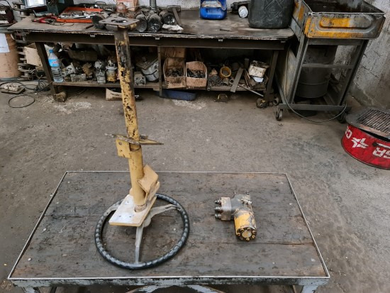 Valve hydraulique pour Engins de chantier FIAT ALLIS FR15 (ORBITROL): photos 1