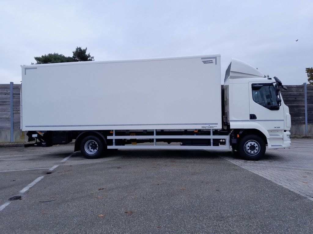 DAF FA XB 290 16t Spier Plywoodkoffer - Camion fourgon: photos 4 DAF FA XB 290 16t Spier Plywoodkoffer - Camion fourgon: photos 4