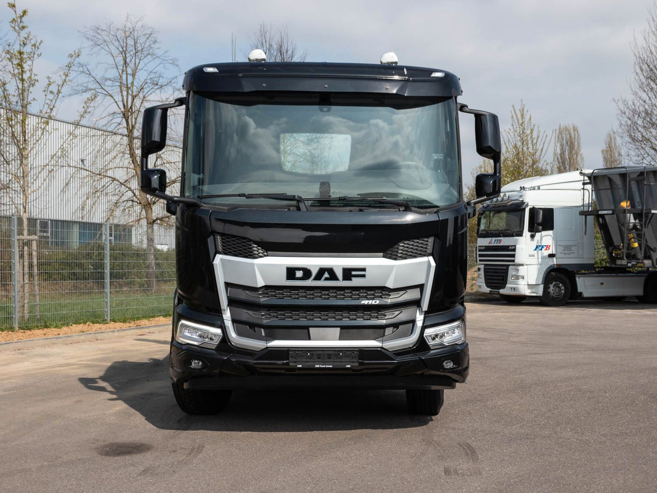 DAF FA XD 410 VDL Absetzkipper DAF FA XD 410 VDL Absetzkipper - Camion multibenne: photos 2 DAF FA XD 410 VDL Absetzkipper DAF FA XD 410 VDL Absetzkipper - Camion multibenne: photos 2
