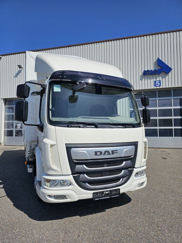DAF LF 210 7,49t Spier Pritsche-Plane LBW Tageszulas DAF FA LF 210 08t Spier Pritsche mit LBW - Camion à rideaux coulissants: photos 2 DAF LF 210 7,49t Spier Pritsche-Plane LBW Tageszulas DAF FA LF 210 08t Spier Pritsche mit LBW - Camion à rideaux coulissants: photos 2