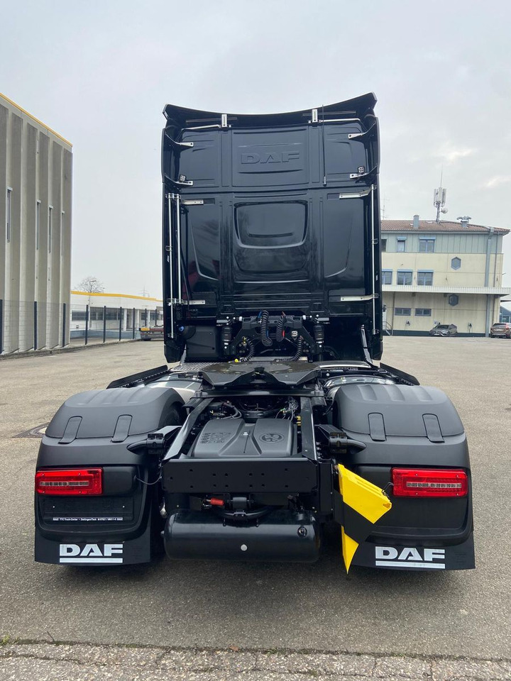 DAF XG+ 530 FT Edition Black DAF XG 530 FT Edition Black - Tracteur routier: photos 5 DAF XG+ 530 FT Edition Black DAF XG 530 FT Edition Black - Tracteur routier: photos 5
