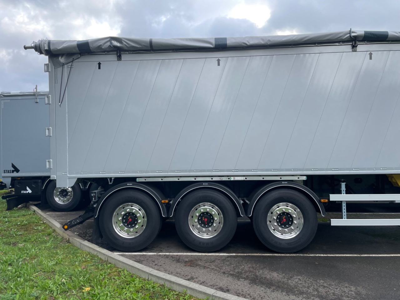 Wielton Bulk Master 51 cbm 3-Achs Alukipper Wielton Bulk Master 51 cbm 3-Achs Alukipper - Semi-remorque benne: photos 4 Wielton Bulk Master 51 cbm 3-Achs Alukipper Wielton Bulk Master 51 cbm 3-Achs Alukipper - Semi-remorque benne: photos 4