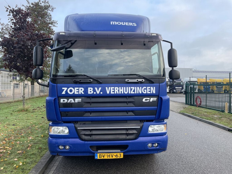 DAF CF 65 Verhuiswagen 20/25 foot ! origineel 220.000 km - Camion porte-conteneur/ Caisse mobile: photos 3 DAF CF 65 Verhuiswagen 20/25 foot ! origineel 220.000 km - Camion porte-conteneur/ Caisse mobile: photos 3