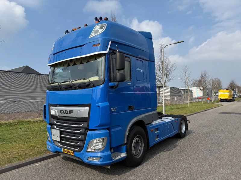 DAF XF 460 showtruck 4-2017 SSC 460 XF - Tracteur routier: photos 1 DAF XF 460 showtruck 4-2017 SSC 460 XF - Tracteur routier: photos 1