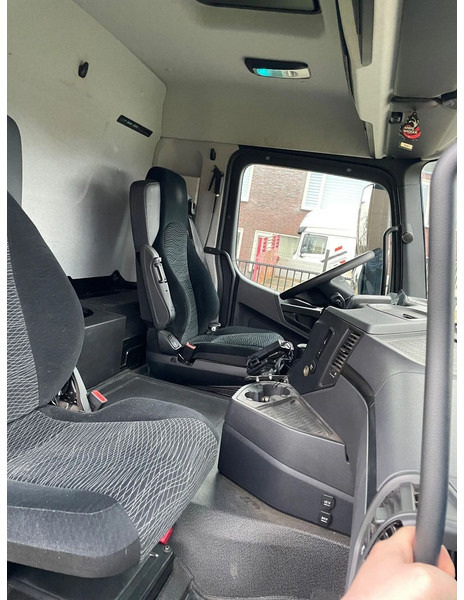 Photo d'intérieur 3: Mercedes-Benz Arocs 2651 6X4 2020 ONLY 250.000 km — crédit-bail Mercedes-Benz Arocs 2651 6X4 2020 ONLY 250.000 km