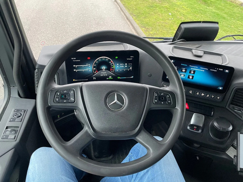Photo d'intérieur 1: Mercedes-Benz Arocs 2651 6X4 2020 ONLY 250.000 km — crédit-bail Mercedes-Benz Arocs 2651 6X4 2020 ONLY 250.000 km