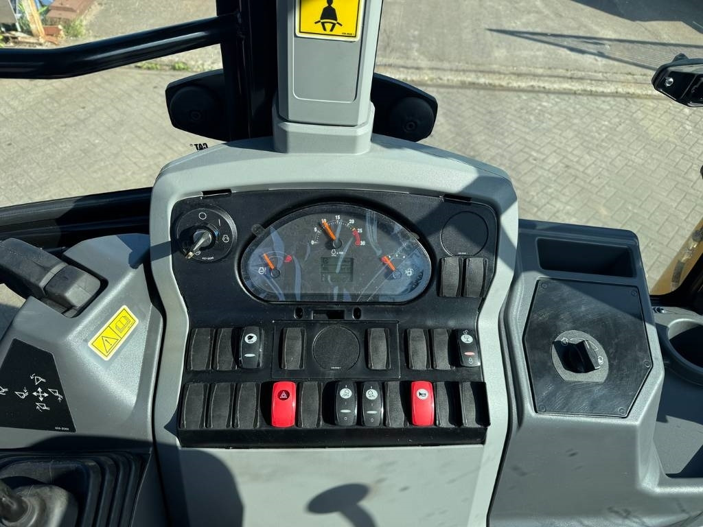 Tractopelle CAT 424 4X4 ( UNUSED ): photos 12