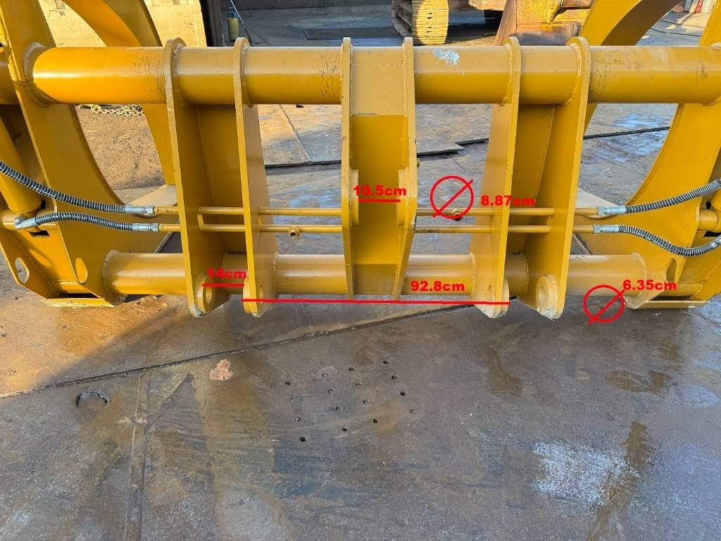 CAT 966 log forks clamp - Grappin pour Matériel forestier: photos 5 CAT 966 log forks clamp - Grappin pour Matériel forestier: photos 5