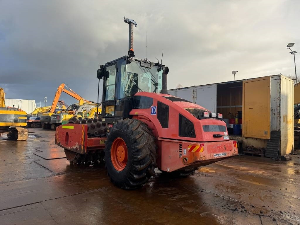 CAT CP 74 - Compacteur à pieds de mouton/ Monocylindre: photos 3 CAT CP 74 - Compacteur à pieds de mouton/ Monocylindre: photos 3