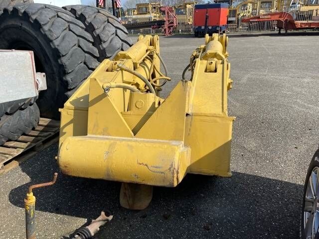 CAT D 8 R Ripper - Ripper pour Engins de chantier: photos 2 CAT D 8 R Ripper - Ripper pour Engins de chantier: photos 2