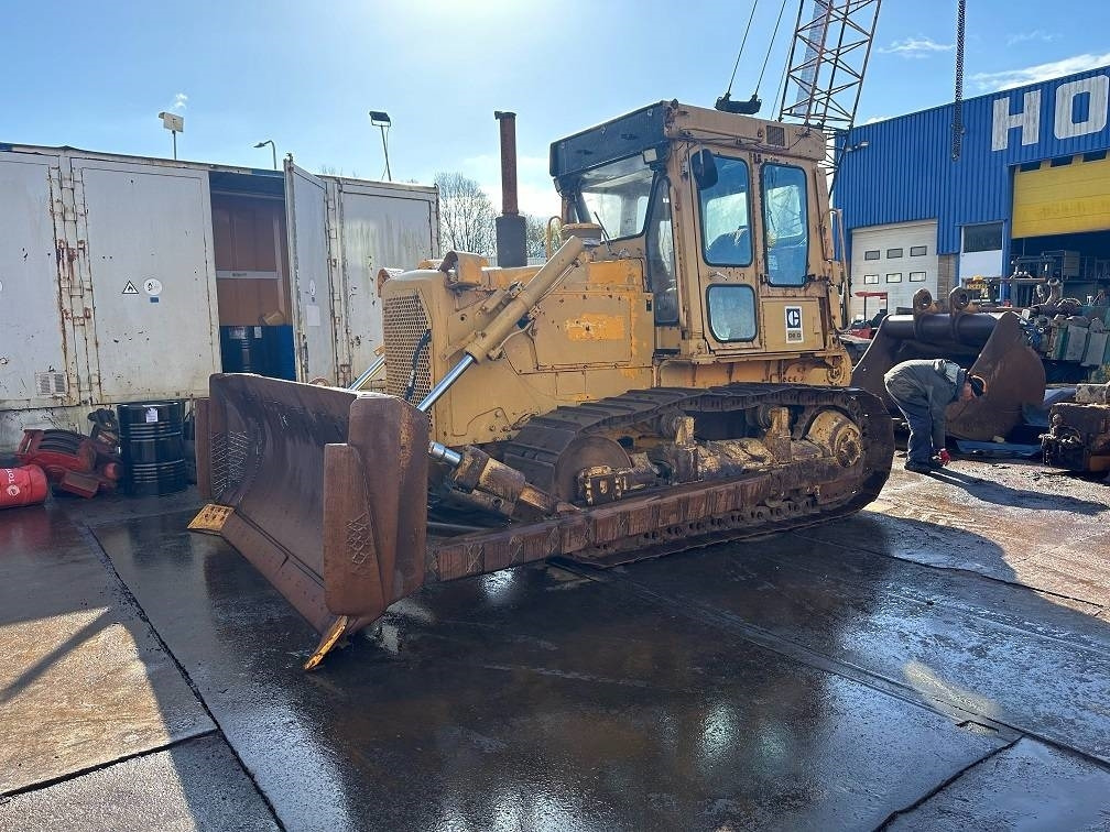 CAT D6D with winch - Bulldozer: photos 1 CAT D6D with winch - Bulldozer: photos 1
