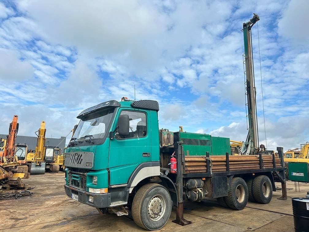 Volvo terberg fm1350 waterdrill 500m mudpump - Foreuse: photos 1 Volvo terberg fm1350 waterdrill 500m mudpump - Foreuse: photos 1