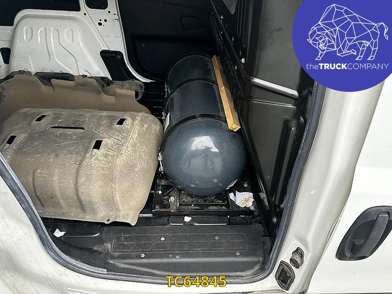 Fourgon utilitaire Fiat Doblò 1.4i PETROL / CNG: photos 15