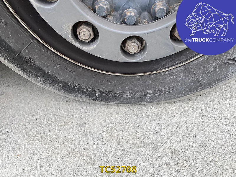 Iveco Stralis - Camion à rideaux coulissants: photos 4 Iveco Stralis - Camion à rideaux coulissants: photos 4