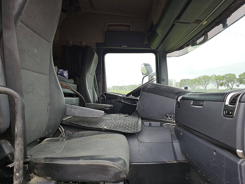 Châssis cabine Scania P400 8X4: photos 7
