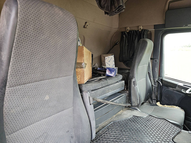 Châssis cabine Scania P400 8X4: photos 14