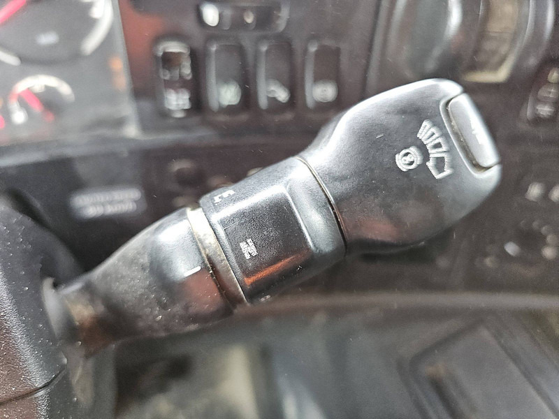 Châssis cabine Scania P400 8X4: photos 12