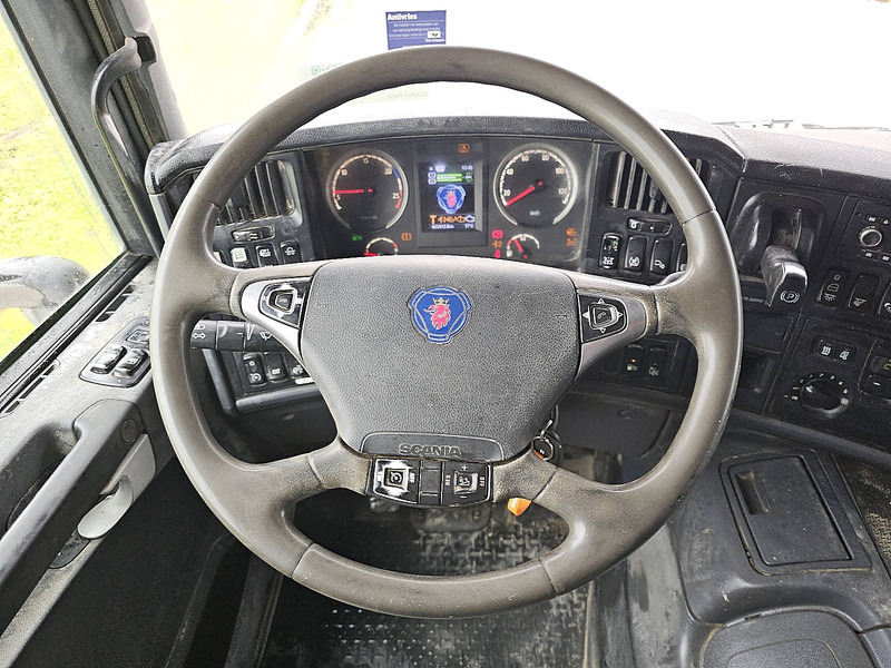 Châssis cabine Scania P400 8X4: photos 10