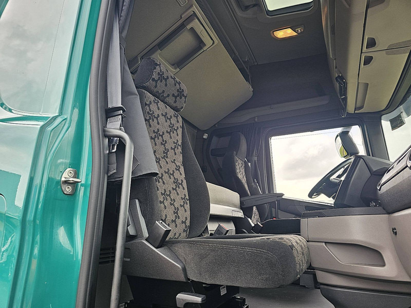 Camion à rideaux coulissants Scania S450 6X2*4 FORKLIFT CONN.: photos 8