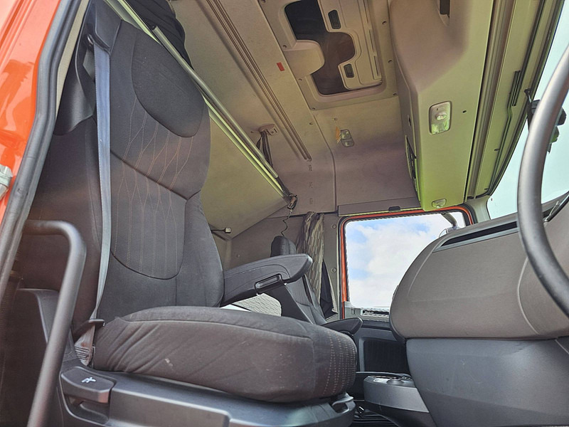 Tracteur routier DAF XF 450 SPACECAB SPOILERS: photos 7 Tracteur routier DAF XF 450 SPACECAB SPOILERS: photos 7