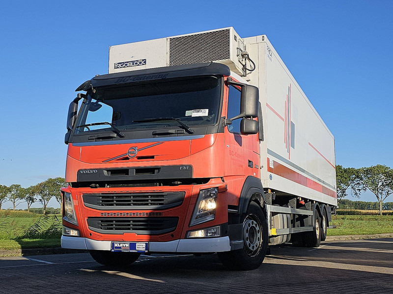Volvo FM 330 6X2 FRIGOBL. LIFT - Camion frigorifique: photos 1 Volvo FM 330 6X2 FRIGOBL. LIFT - Camion frigorifique: photos 1