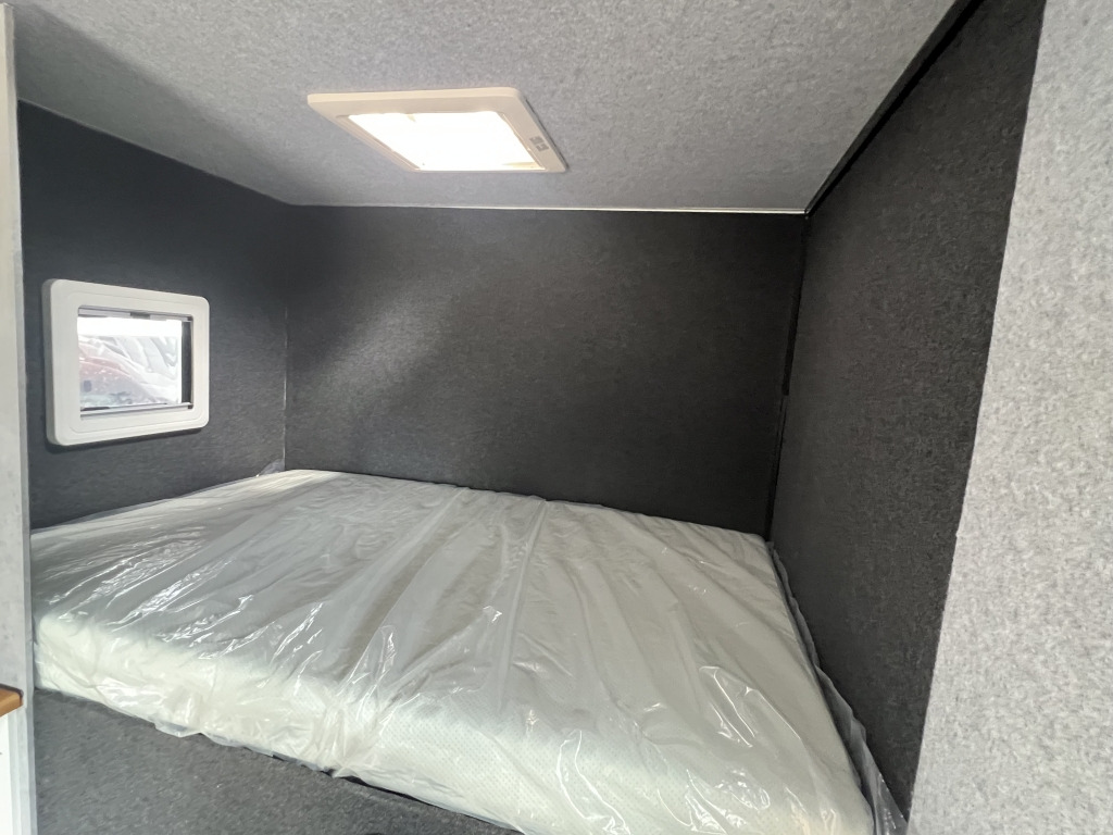 Camping-car Iveco Daily 35S14 Klima Orig.127'km Küche Doppelbett: photos 14 Camping-car Iveco Daily 35S14 Klima Orig.127'km Küche Doppelbett: photos 14