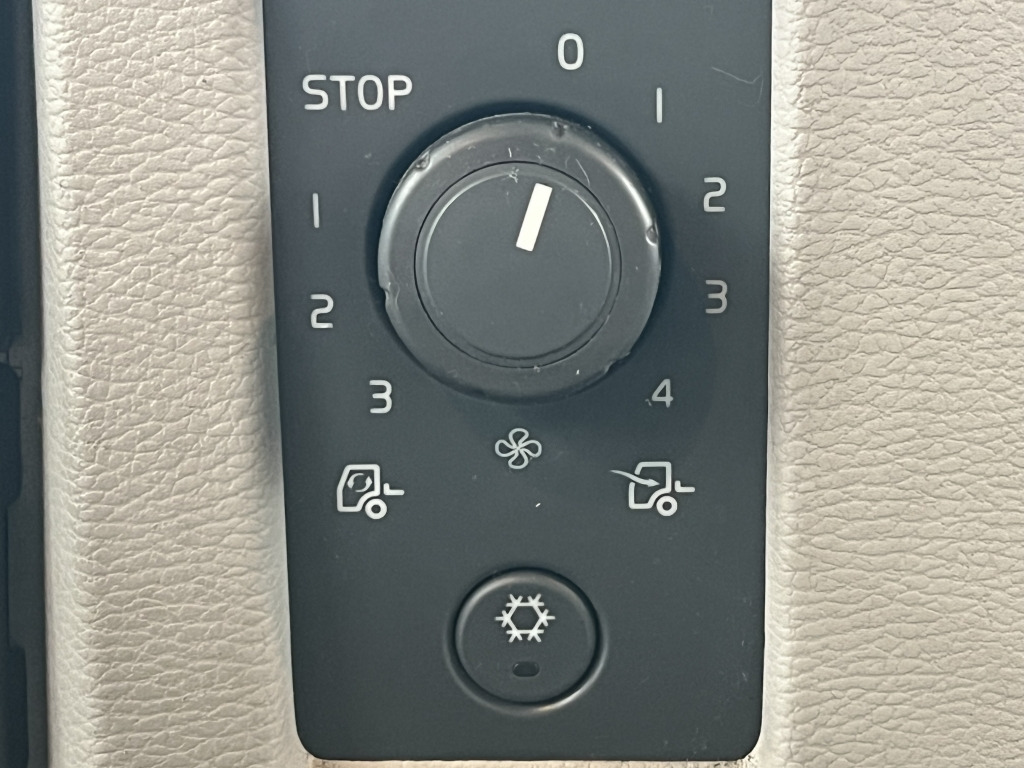 Volvo FL 260 7,2m LBW Klima Tempomat AHK Orig. 125'km - Camion à rideaux coulissants: photos 2 Volvo FL 260 7,2m LBW Klima Tempomat AHK Orig. 125'km - Camion à rideaux coulissants: photos 2