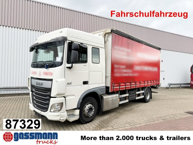 DAF XF 410 FA 4x2, Fahrschule, 2x AHK, 6 Sitze - Camion plateau: photos 1 DAF XF 410 FA 4x2, Fahrschule, 2x AHK, 6 Sitze - Camion plateau: photos 1