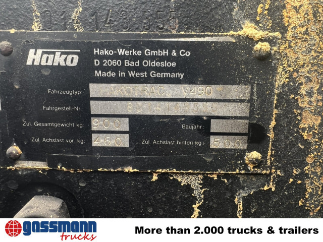 Hako V 490 mit Schneeschild und Ketten - Tracteur communal: photos 2 Hako V 490 mit Schneeschild und Ketten - Tracteur communal: photos 2