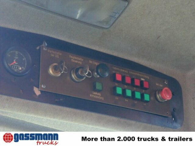 MAN M03 14.152 4x2, Schienenkehrmaschine - Balayeuse de voirie: photos 3 MAN M03 14.152 4x2, Schienenkehrmaschine - Balayeuse de voirie: photos 3