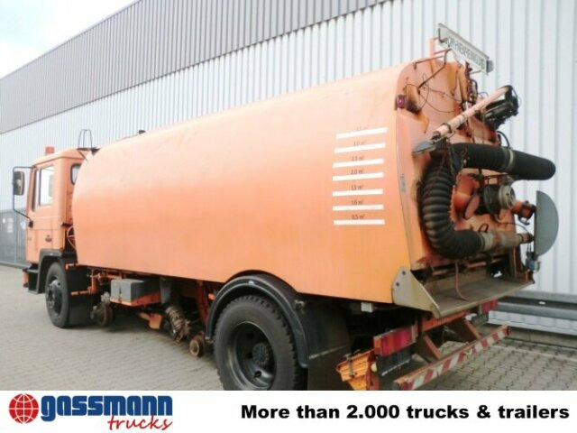 MAN M03 14.152 4x2, Schienenkehrmaschine - Balayeuse de voirie: photos 5 MAN M03 14.152 4x2, Schienenkehrmaschine - Balayeuse de voirie: photos 5