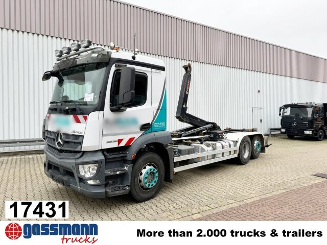 Mercedes-Benz Antos 2536/43 L 6x2, Liftachse, Hiab XR 21S61 - Camion ampliroll: photos 1 Mercedes-Benz Antos 2536/43 L 6x2, Liftachse, Hiab XR 21S61 - Camion ampliroll: photos 1