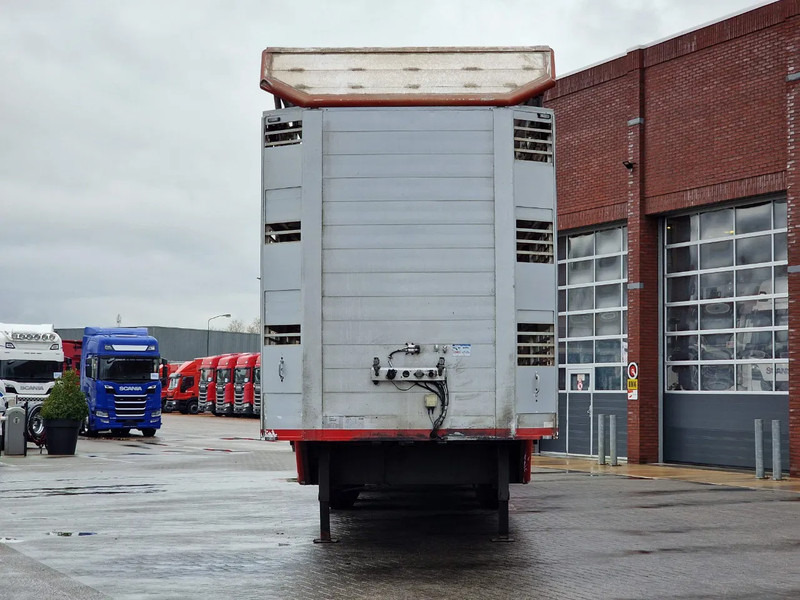 CUPPERS 3 deck livestock trailer - Water & Ventilation - Loadlift - Steering axle - Semi-remorque bétaillère: photos 3 CUPPERS 3 deck livestock trailer - Water & Ventilation - Loadlift - Steering axle - Semi-remorque bétaillère: photos 3