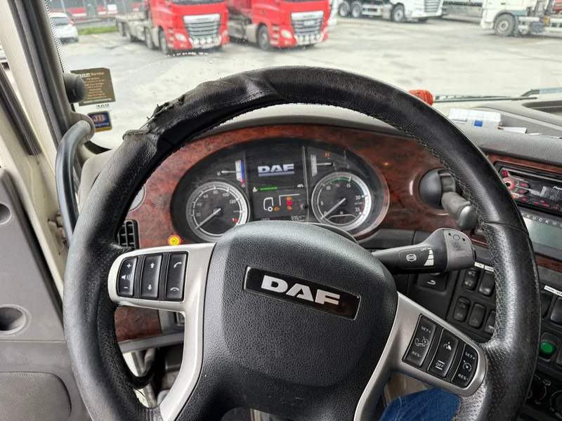 DAF XF 510 Ginaf 8x4*4 - Tipper - Euro 6 - Steering axle - Steel front suspension - Camion benne: photos 4 DAF XF 510 Ginaf 8x4*4 - Tipper - Euro 6 - Steering axle - Steel front suspension - Camion benne: photos 4