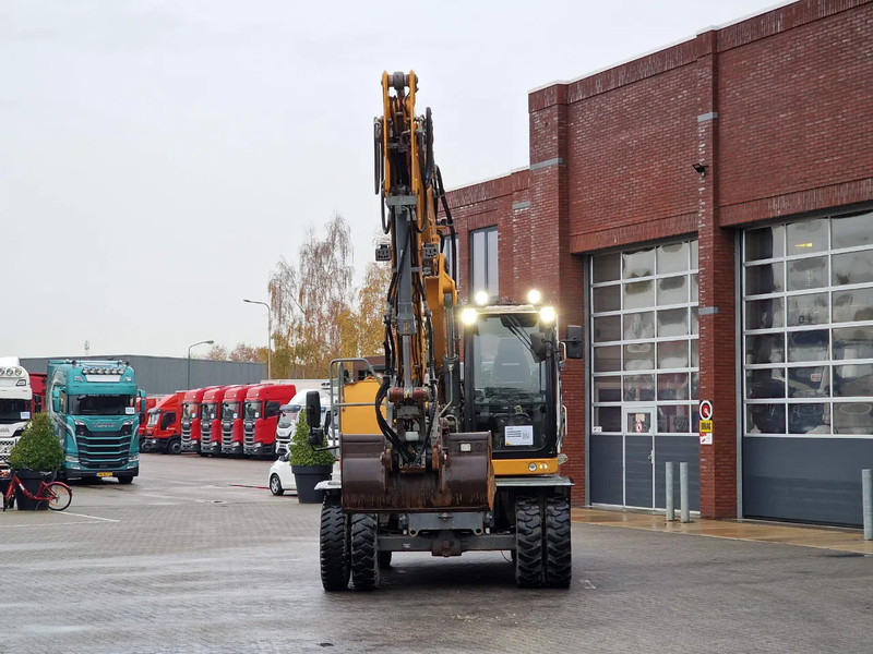 Liebherr A916 - 110 KW - Central Greasing - Camera - Pelle sur pneus: photos 5 Liebherr A916 - 110 KW - Central Greasing - Camera - Pelle sur pneus: photos 5