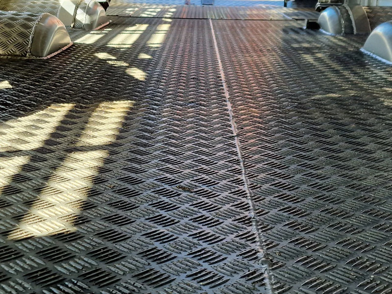 Semi-remorque bétaillère Pezzaioli 5 deck livestock trailer - Water & Ventilation - Loadlift - Folding floors - BPW Axle - 155M3: photos 18 Semi-remorque bétaillère Pezzaioli 5 deck livestock trailer - Water & Ventilation - Loadlift - Folding floors - BPW Axle - 155M3: photos 18