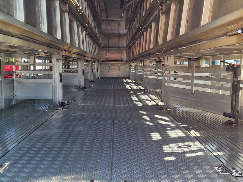 Semi-remorque bétaillère Pezzaioli 5 deck livestock trailer - Water & Ventilation - Loadlift - Folding floors - BPW Axle - 155M3: photos 20 Semi-remorque bétaillère Pezzaioli 5 deck livestock trailer - Water & Ventilation - Loadlift - Folding floors - BPW Axle - 155M3: photos 20