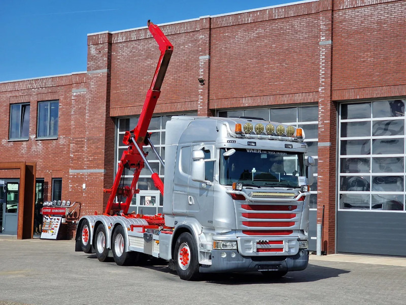 Scania R490 8x4*4 - HIAB XR24SL58 24T hooklift - Euro 6 - Full air - Steering axle - Camion ampliroll: photos 1 Scania R490 8x4*4 - HIAB XR24SL58 24T hooklift - Euro 6 - Full air - Steering axle - Camion ampliroll: photos 1