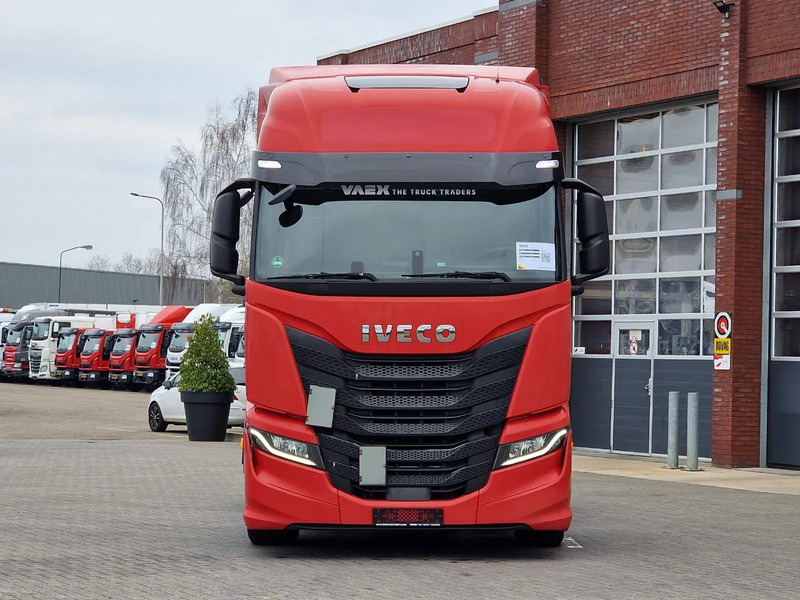 Iveco S-WAY 460 LNG - 4x2 - Retarder - 2x tank - Tracteur routier: photos 2 Iveco S-WAY 460 LNG - 4x2 - Retarder - 2x tank - Tracteur routier: photos 2