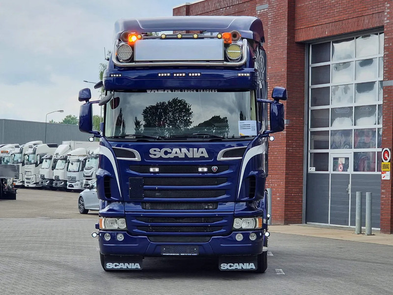Scania R560 V8 Highline 6x2 - Show truck - Manual gearbox - 2.90 WB - PTO/Hydraulic - Double glazed - Tracteur routier: photos 2 Scania R560 V8 Highline 6x2 - Show truck - Manual gearbox - 2.90 WB - PTO/Hydraulic - Double glazed - Tracteur routier: photos 2