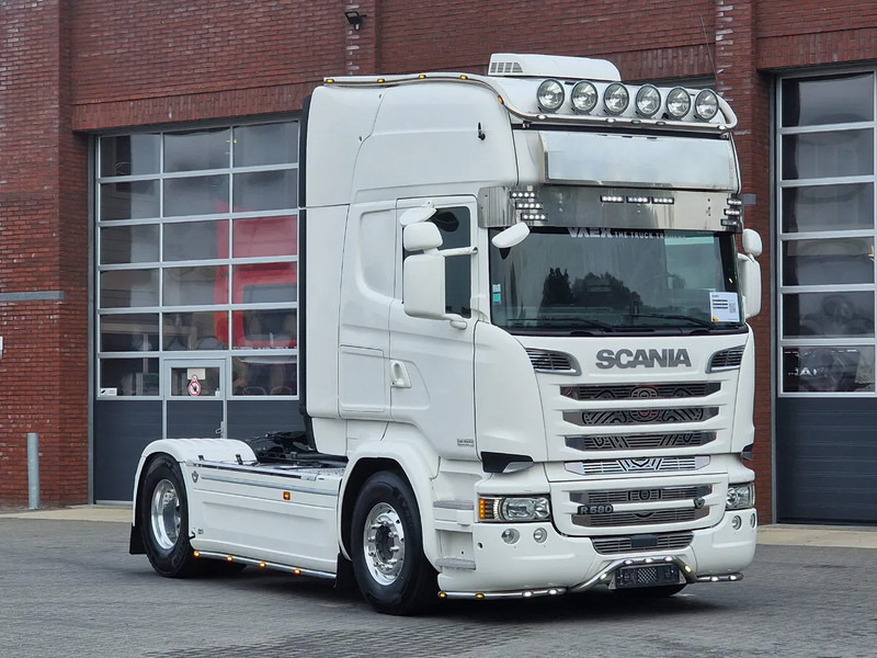 Scania R580 V8 Topline 4x2 - Retarder - Night clima - Full air - Leather - 2x tank - Tracteur routier: photos 1 Scania R580 V8 Topline 4x2 - Retarder - Night clima - Full air - Leather - 2x tank - Tracteur routier: photos 1