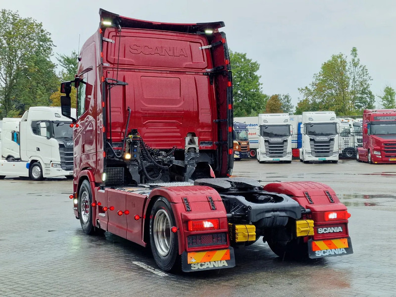 Scania S500 NGS Highline 4x2 - Retarder - Night clima - Full air - Custom interior - Full spoiler - 2 tank - Tracteur routier: photos 5 Scania S500 NGS Highline 4x2 - Retarder - Night clima - Full air - Custom interior - Full spoiler - 2 tank - Tracteur routier: photos 5