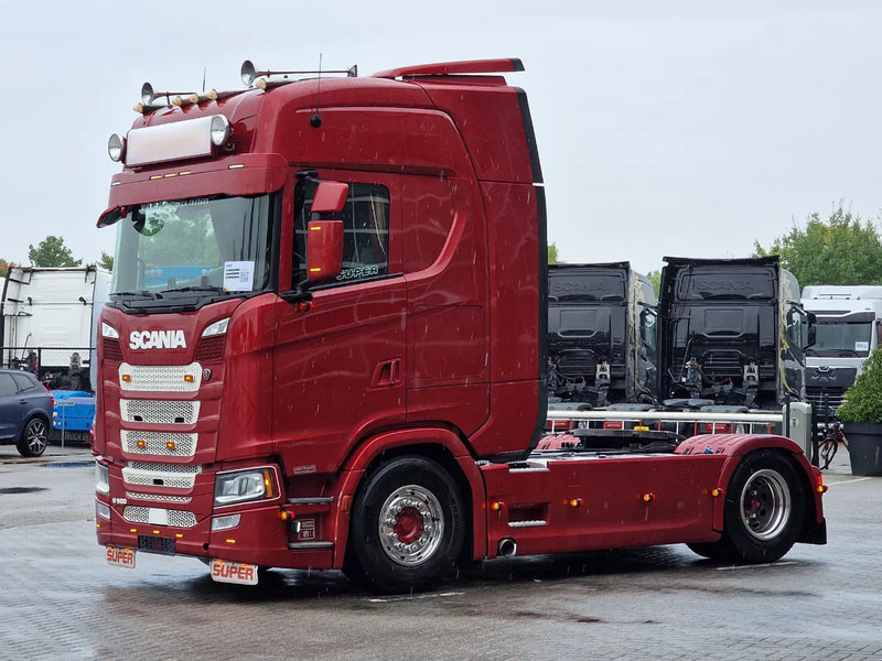 Scania S500 NGS Highline 4x2 - Retarder - Night clima - Full air - Custom interior - Full spoiler - 2 tank - Tracteur routier: photos 3 Scania S500 NGS Highline 4x2 - Retarder - Night clima - Full air - Custom interior - Full spoiler - 2 tank - Tracteur routier: photos 3